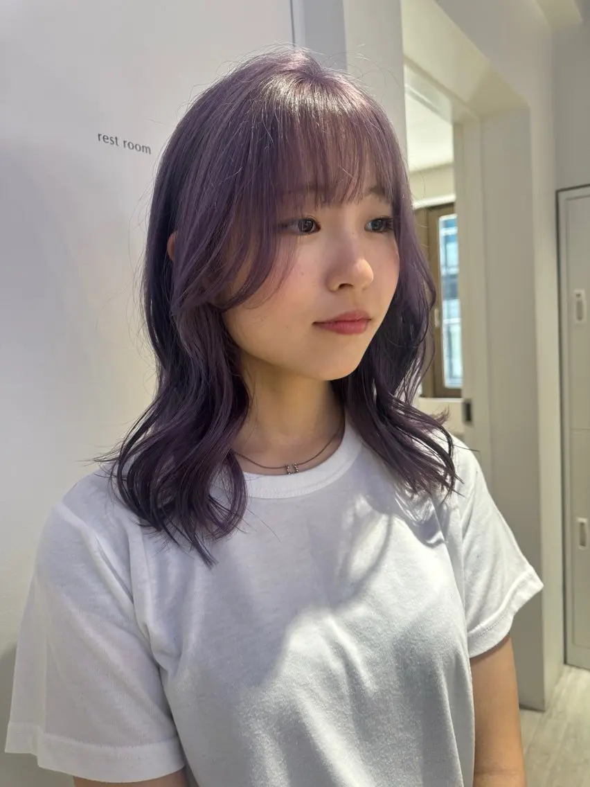 ミディアム カラー ブリーチ ヘアカラー トリートメント Ami/艶カラー/ レイヤー/ハイトーンのヘアスタイル