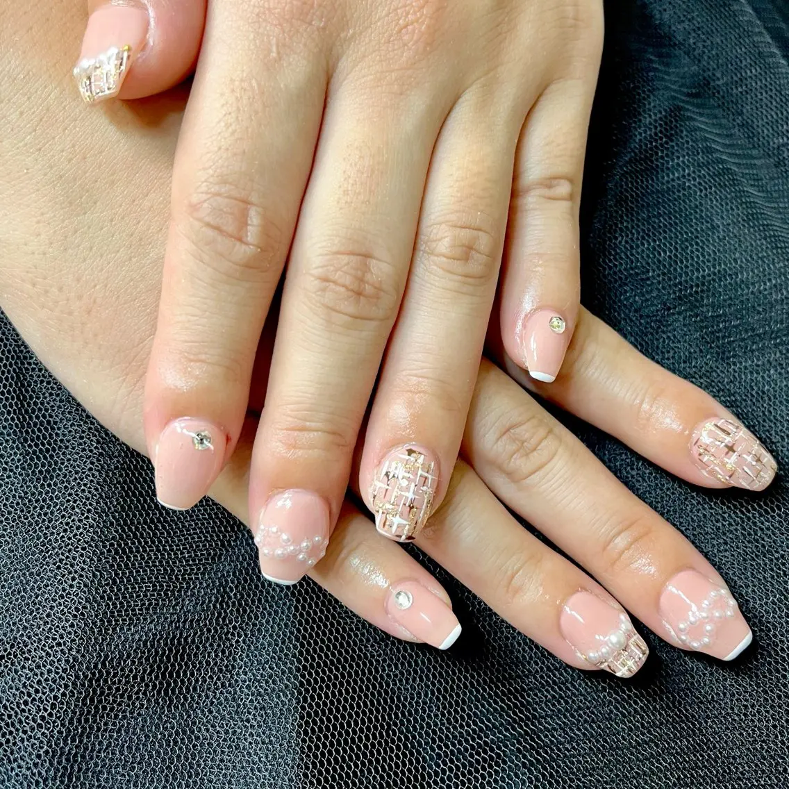 ネイル ツイードネイル One’Ness Nana🤍のネイルデザイン