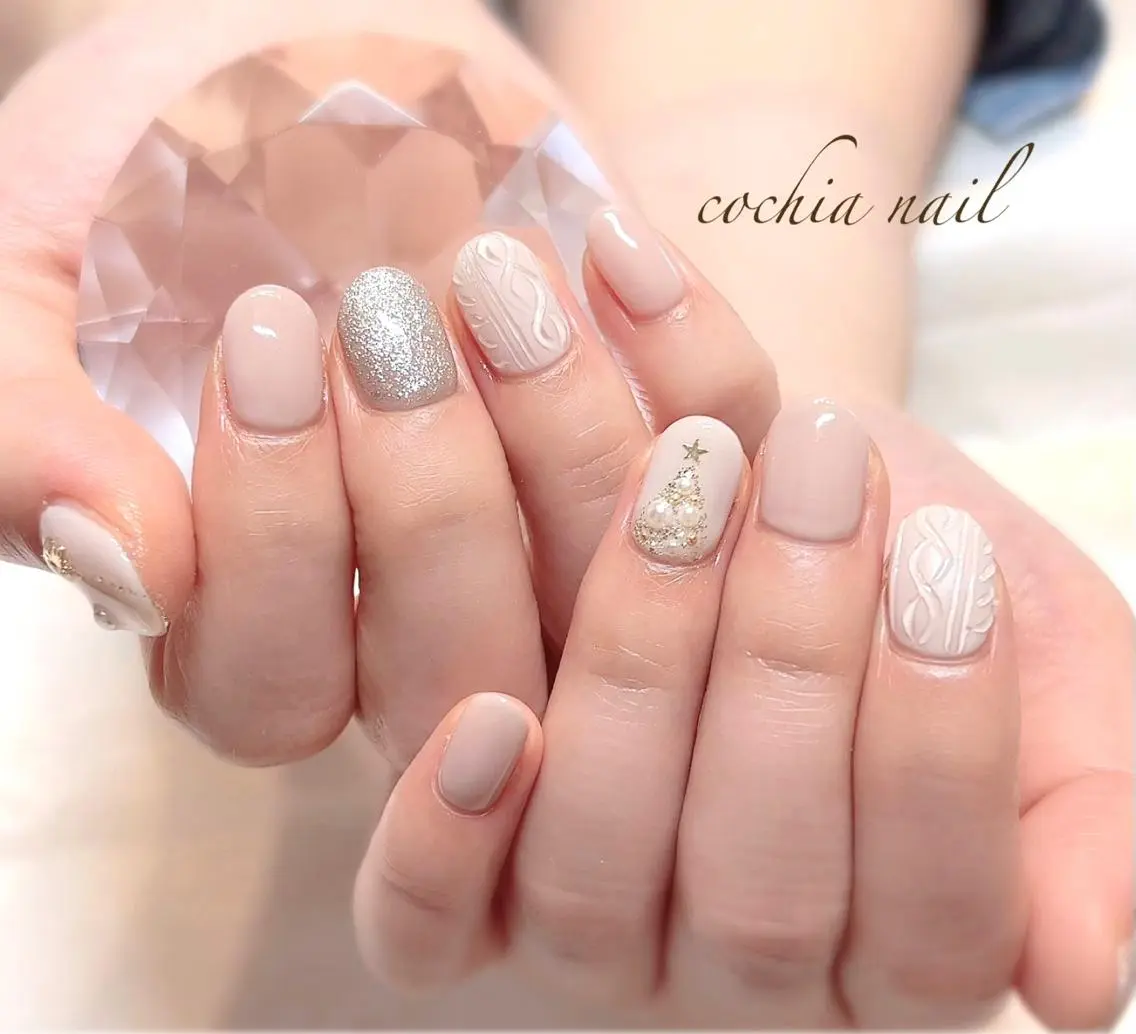 ネイル マグネットネイル 冬ネイル クリスマス ハンドネイル cochia nailのネイルデザイン