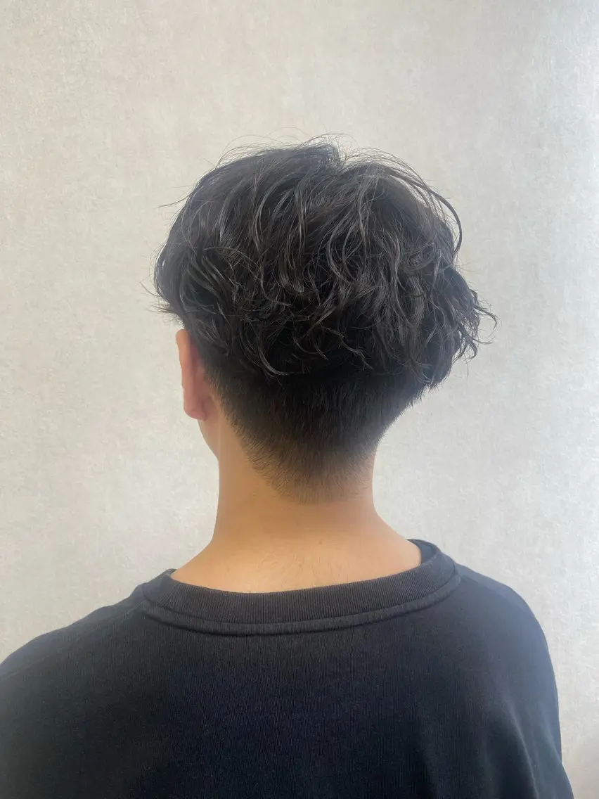 ショート カラー パーマ ヘアアレンジ メンズ メンズパーマ ツーブロック カット パーマ [メンズカット］日高 伸太朗tocca船橋のヘアスタイル
