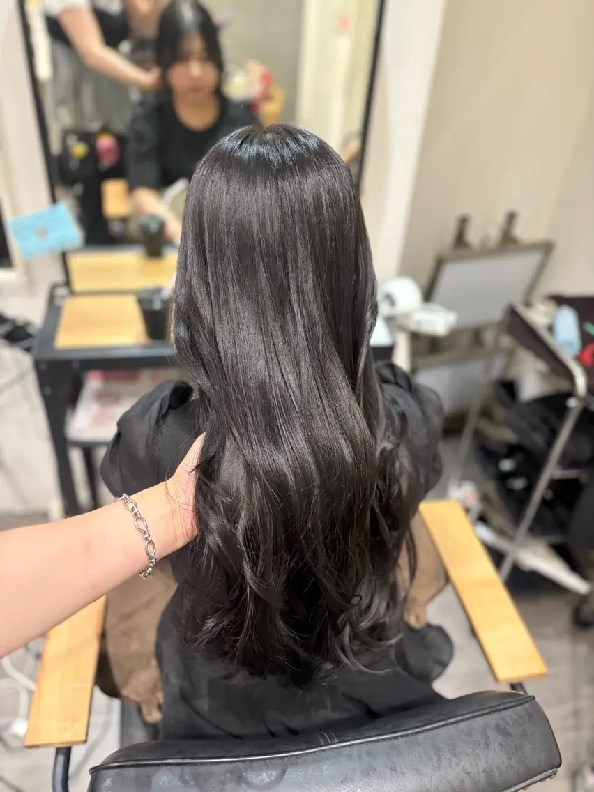 前処理オイルトリートメント付き艶カラー＋美潤トリートメント🫧の写真