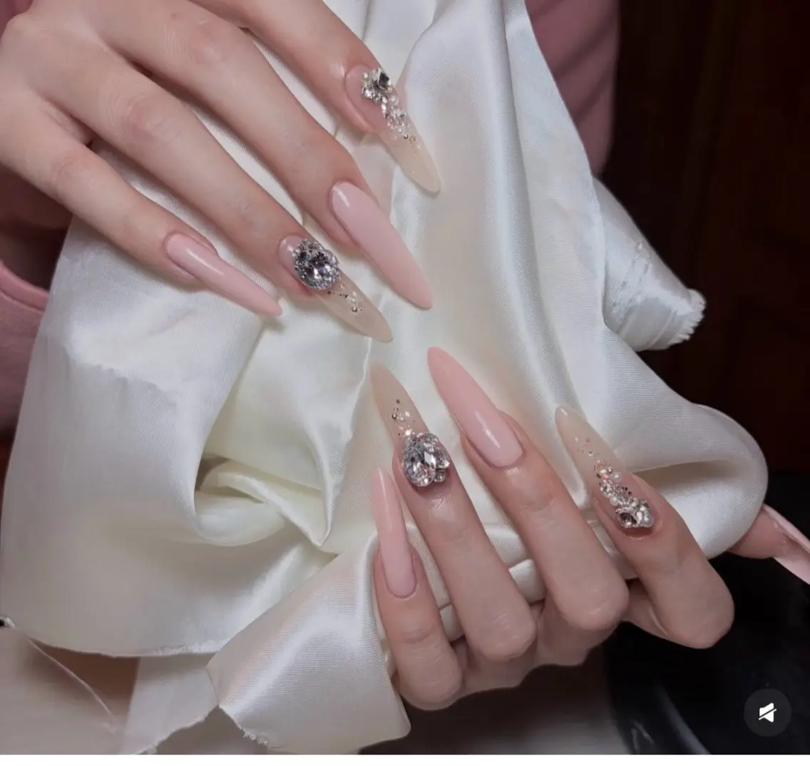 ネイル フレンチネイル キラキラネイル 韓国ネイル シンプルネイル ワンホンネイル ハンドネイル MEI Nailのネイルデザイン