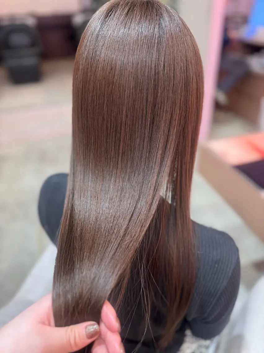 ロング トリートメント 艶カラー✨レイヤー 𝐚𝐲𝐚𝐤𝐚のヘアスタイル