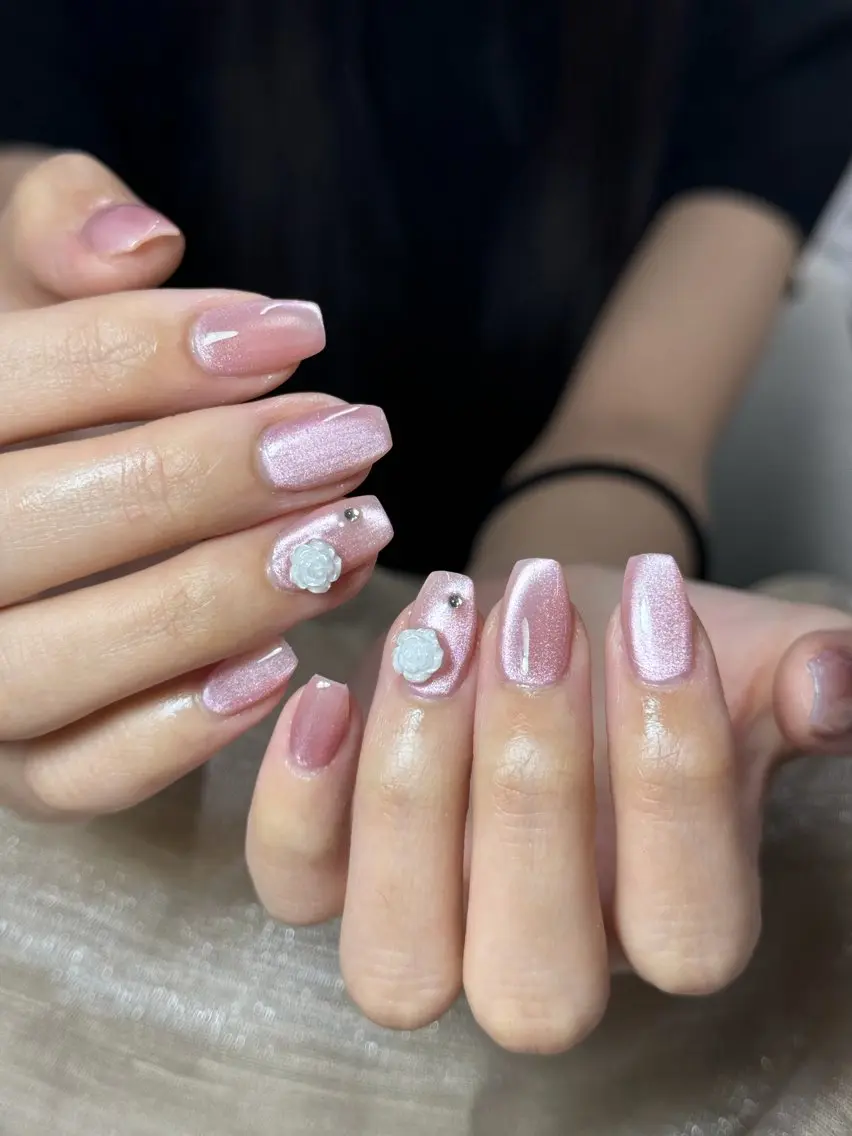 ネイル オーロラネイル ブルー チークネイル フットネイル フレンチネイル ハンドネイル GIN NAILのネイルデザイン