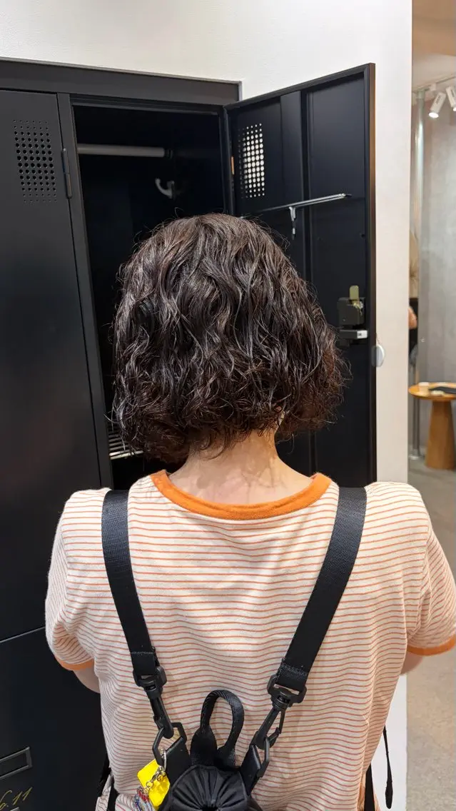 ショート カラー パーマ 切りっぱなしボブ ブリーチ ケアブリーチ 透明感カラー ハイトーンカラー カット ヘアカラー パーマ ほの /縮毛矯正 /メンズ/カラーのヘアスタイル