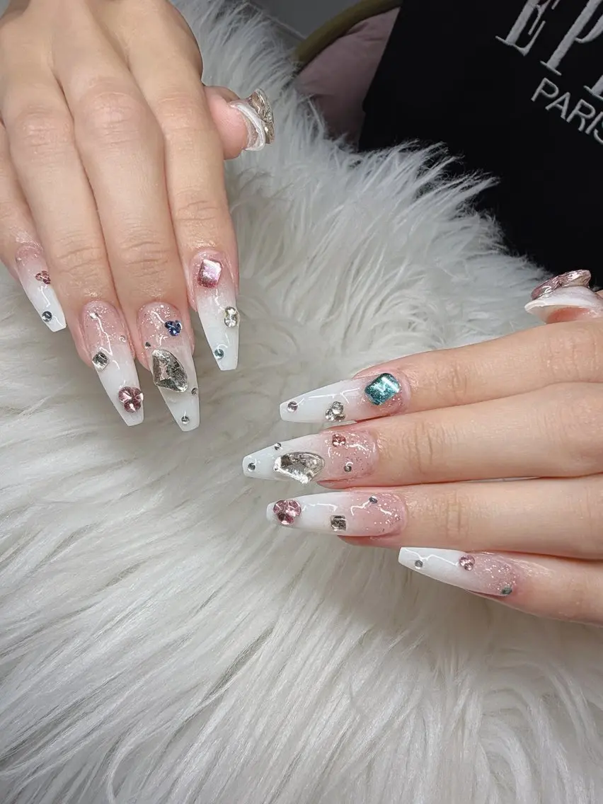 ネイル 長さ出し グラデーション 卒業式 キラキラネイル マグネットネイル ハンドネイル Lee Nailsのネイルデザイン