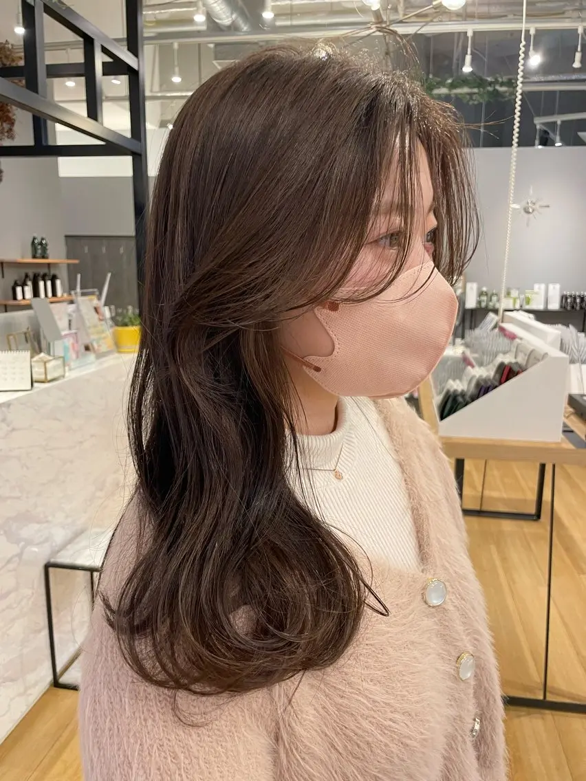 セミロング カット ヘアカラー 河崎 ブルーナちえみのヘアスタイル