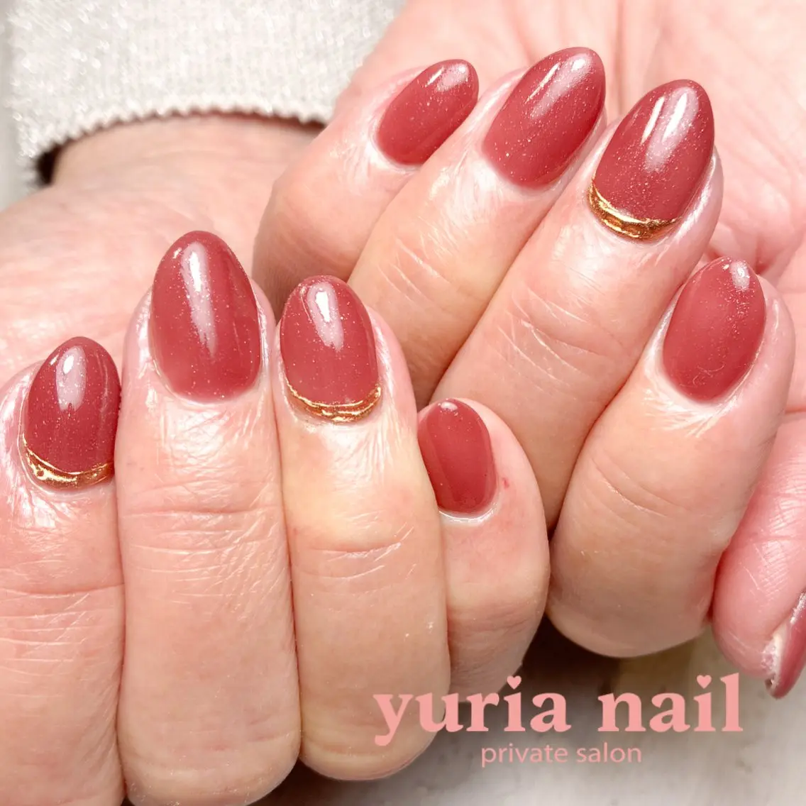 ネイル ボルドー ゴールド ラメ(グリッター) ミラーネイル ニュアンスネイル ハンドネイル 小林 ゆりあのネイルデザイン