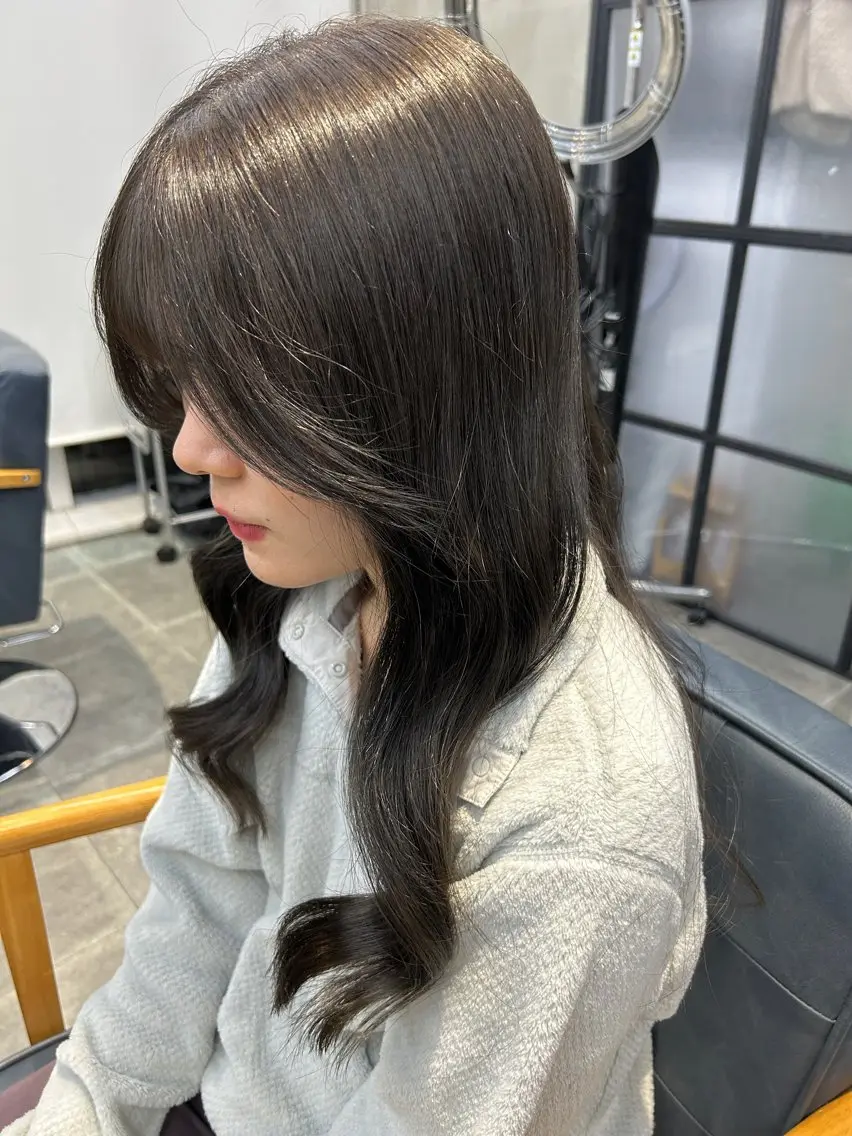 ロング カラー カット ヘアカラー トリートメント newi梅田🫧韓国 ヘア🫧sakiのヘアスタイル