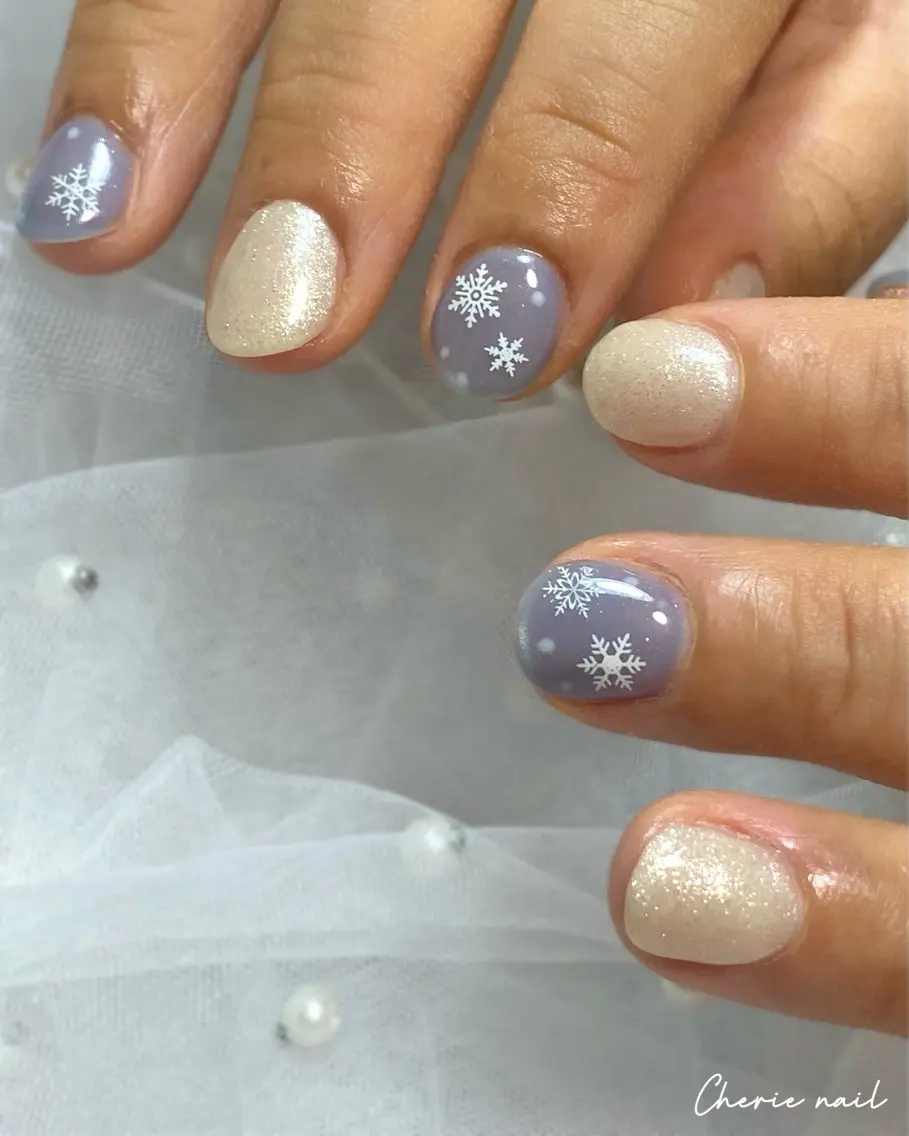 ネイル ジェルネイル ラメ(グリッター) オフィスネイル ホワイト 冬ネイル ハンドネイル Cherienail yunaのネイルデザイン