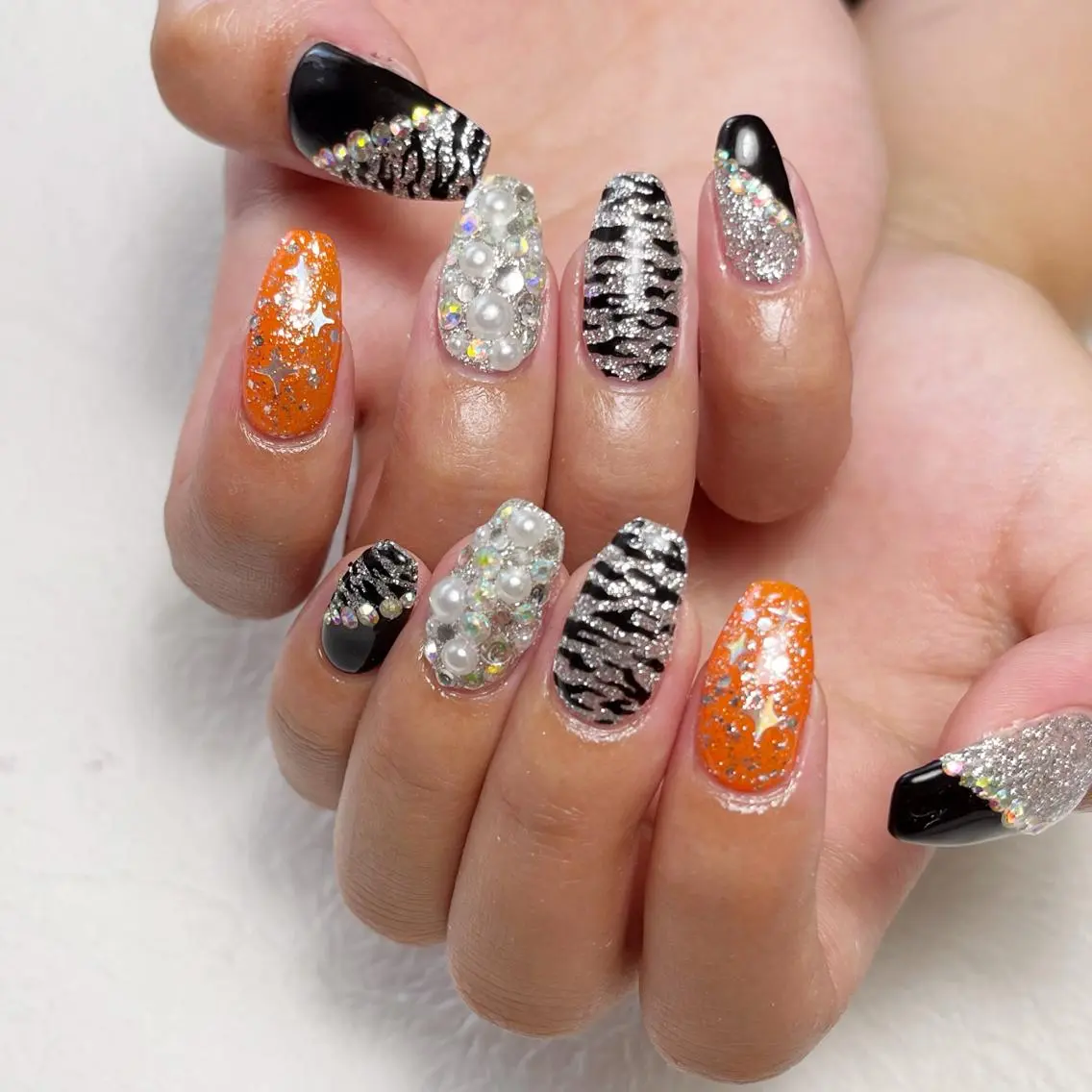 ネイル アートネイル フットネイル ジェルネイル キラキラネイル 韓国ネイル Y nail なんば堀江店のネイルデザイン