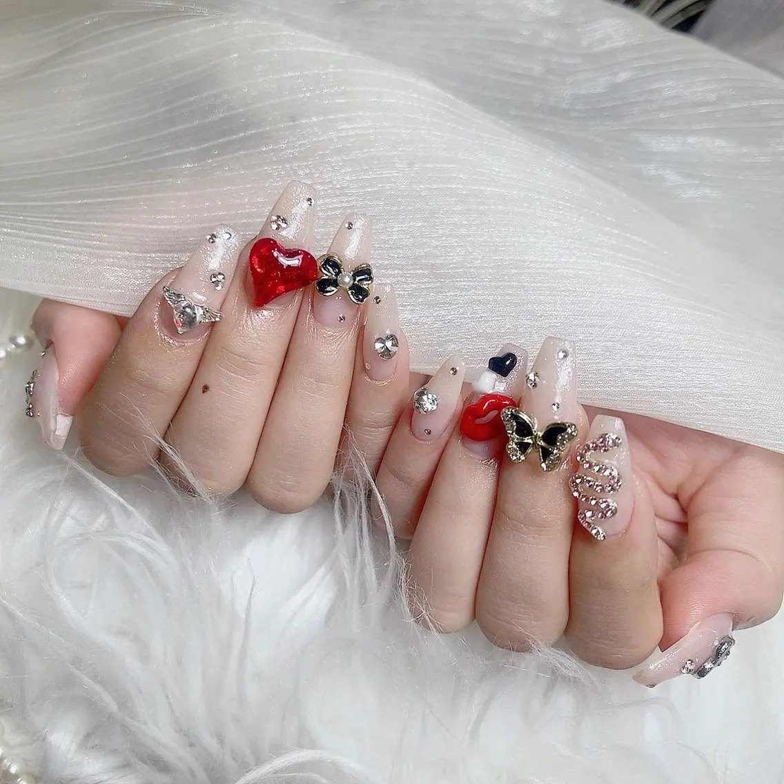 ミディアム ハンドネイル YURI NAILのネイルデザイン