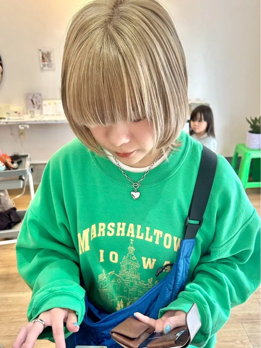ショート カラー LUCK ユナのヘアスタイル