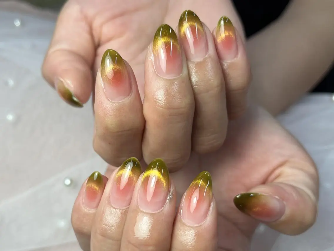 ネイル グラデーション グリーン オレンジ ToliyDeliy ネイルサロンのネイルデザイン