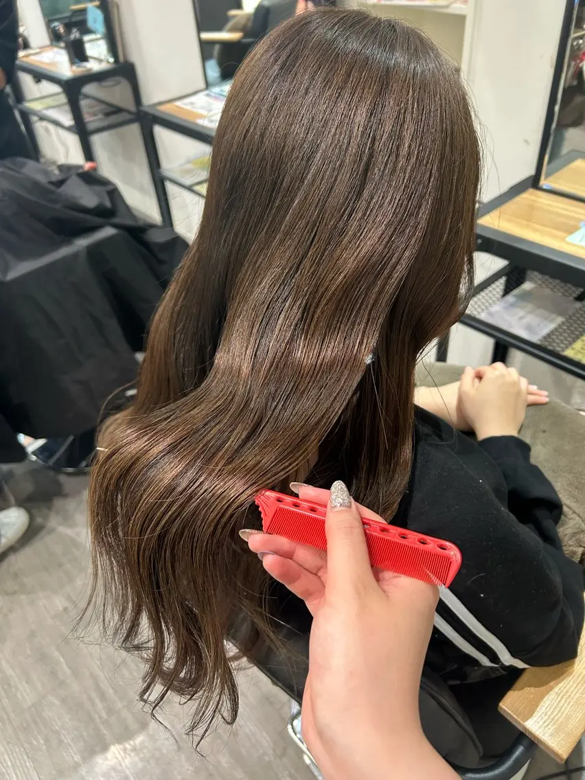 ロング カラー ヘアアレンジ アッシュ アッシュグレー アッシュグレージュ 透明感カラー グレージュ cocotte 💟草間紫音💟のヘアスタイル