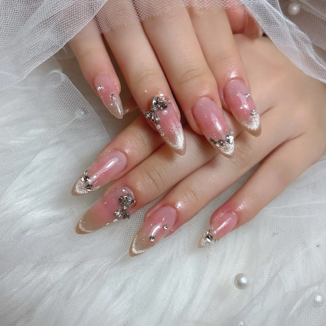 ネイル チークネイル 韓国ネイル マグネットネイル 持ち込み スカルプネイル ハンドネイル Chiin Nailのネイルデザイン