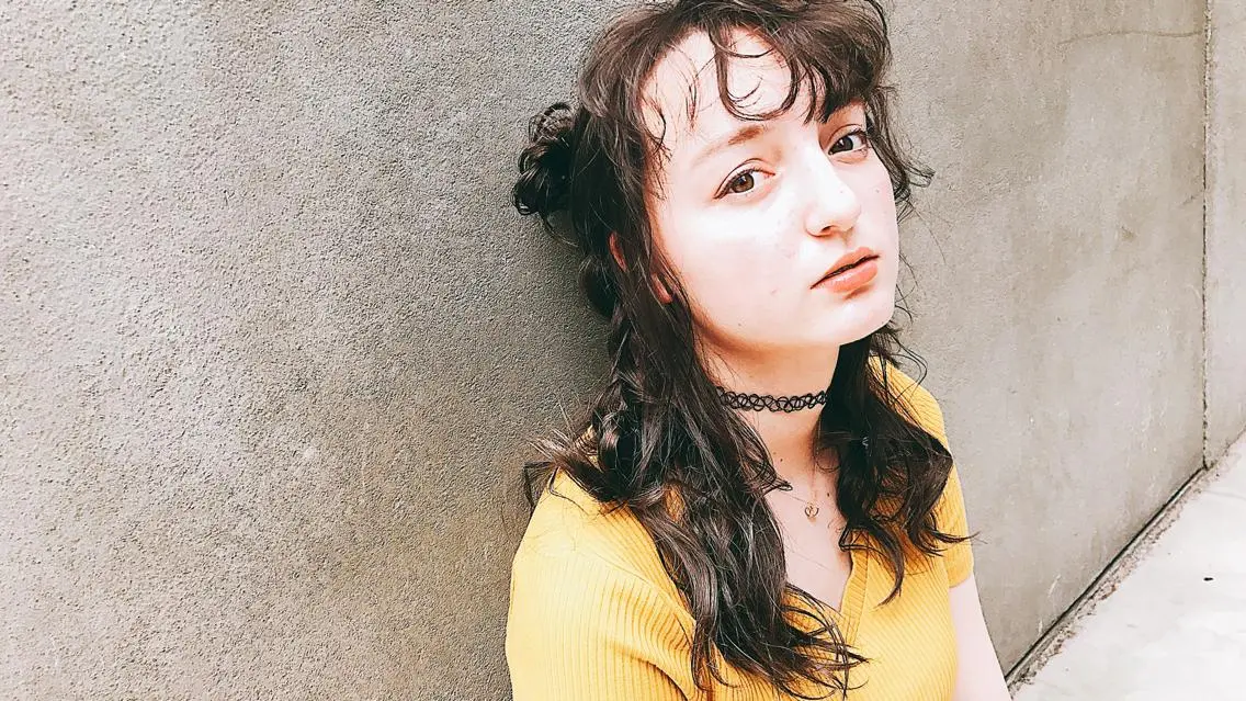 ヘアアレンジ ヘアセット 💓パーマ，💗 レイヤーカットのヘアスタイル