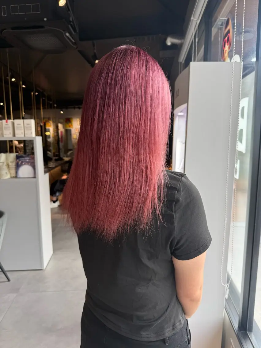 セミロング カラー ブリーチ ピンクカラー ヘアカラー HINA/ カラーモデル募集のヘアスタイル