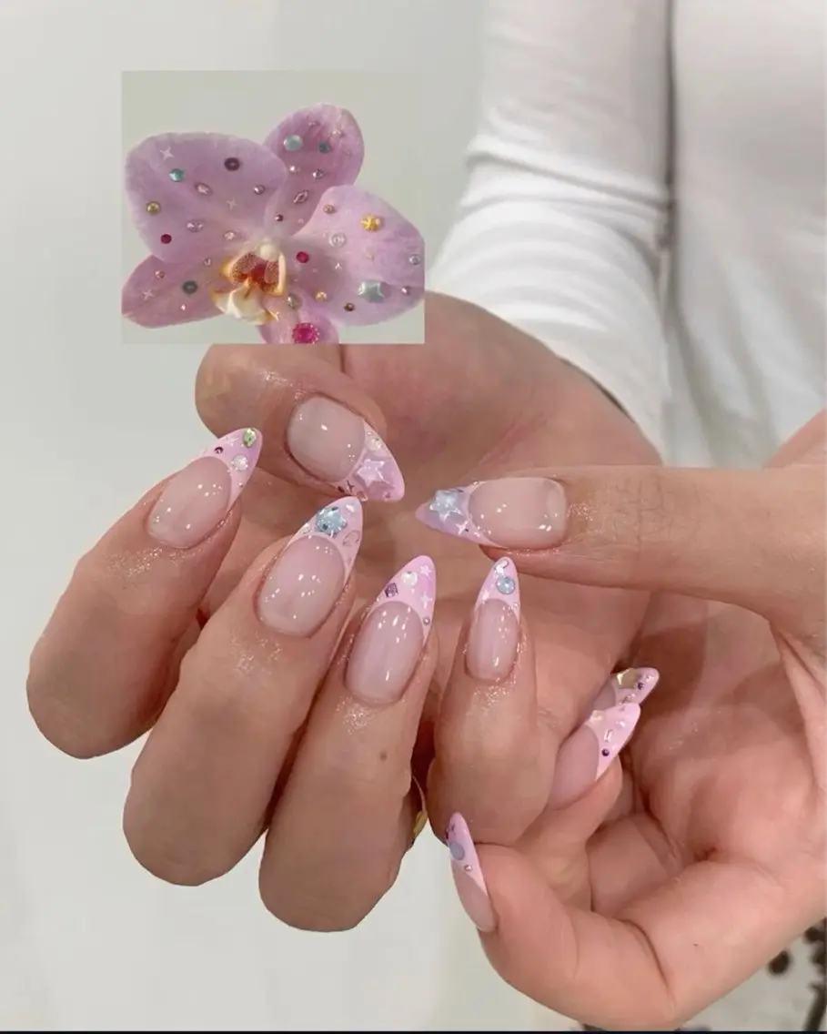 ネイル チークネイル ドット フットネイル フレンチネイル グラデーション ハンドネイル ハンドケア Nihonthy Nail 新宿のネイルデザイン