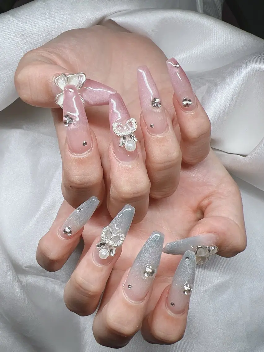 ネイル 長さ出し グラデーション キラキラネイル マグネットネイル ニュアンスネイル Lee Nails チップ長さだし専門店のネイルデザイン