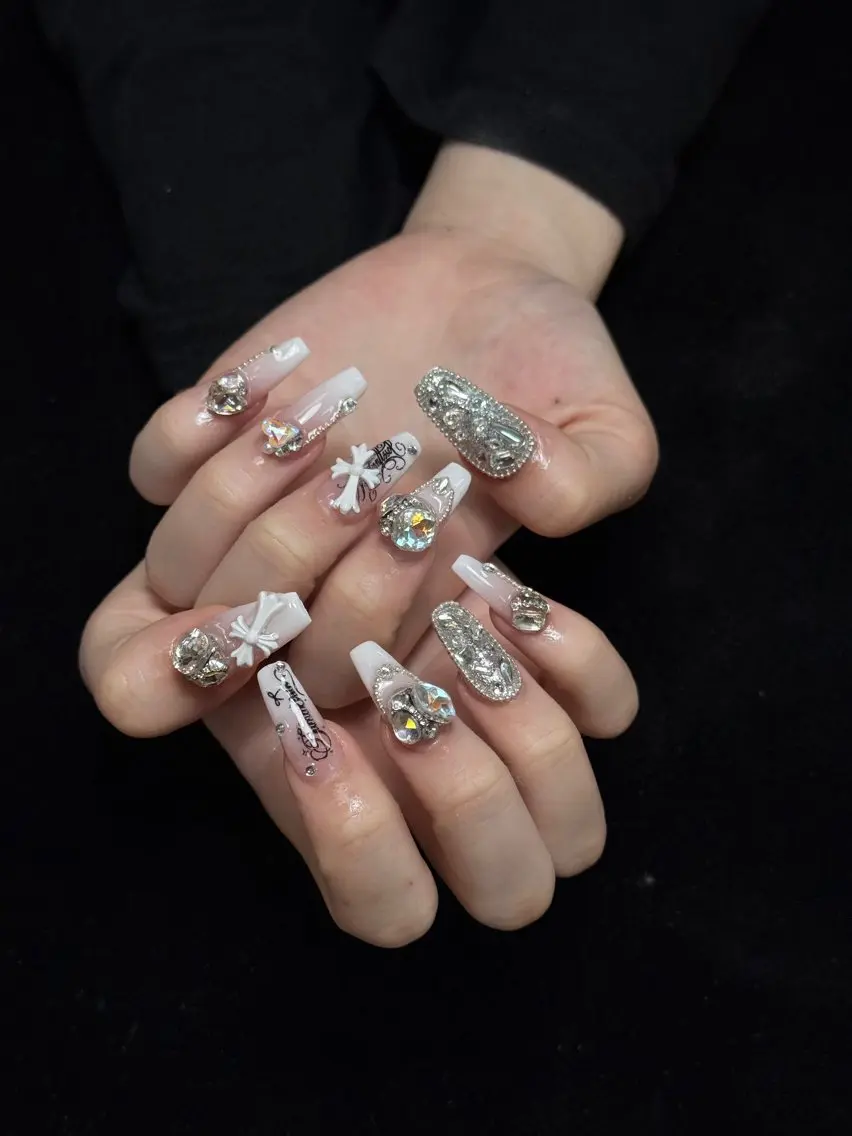 ネイル ハンドネイル ongles chicのネイルデザイン
