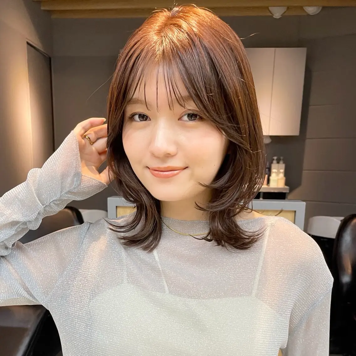ミディアム カラー ミディアムレイヤー レイヤーカット カット ヘアカラー トリートメント カットモデル募集中 🤍harunaのヘアスタイル