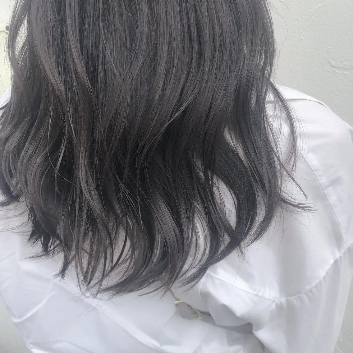 セミロング カラー パーマ ヘアアレンジ グレージュ ラベンダーカラー ラベンダーグレージュ ラベンダーグレー 顔まわりレイヤー カット ヘアカラー トリートメント ヘッドスパ 【ツヤ髪美容師】 ツダケイスケのヘアスタイル