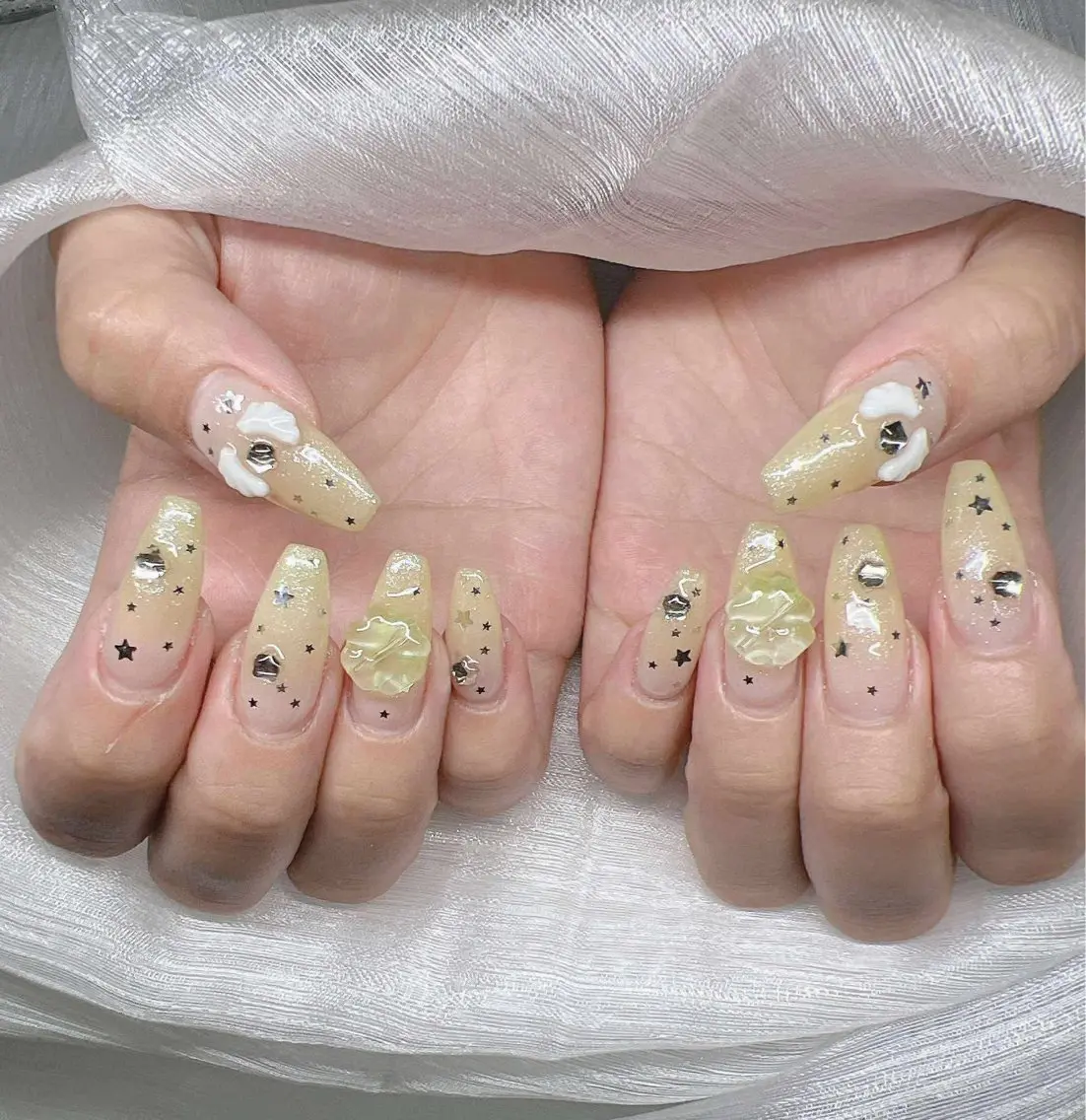 ネイル 長さ出し グラデーション 卒業式 キラキラネイル マグネットネイル ハンドネイル Lee Nailsのネイルデザイン