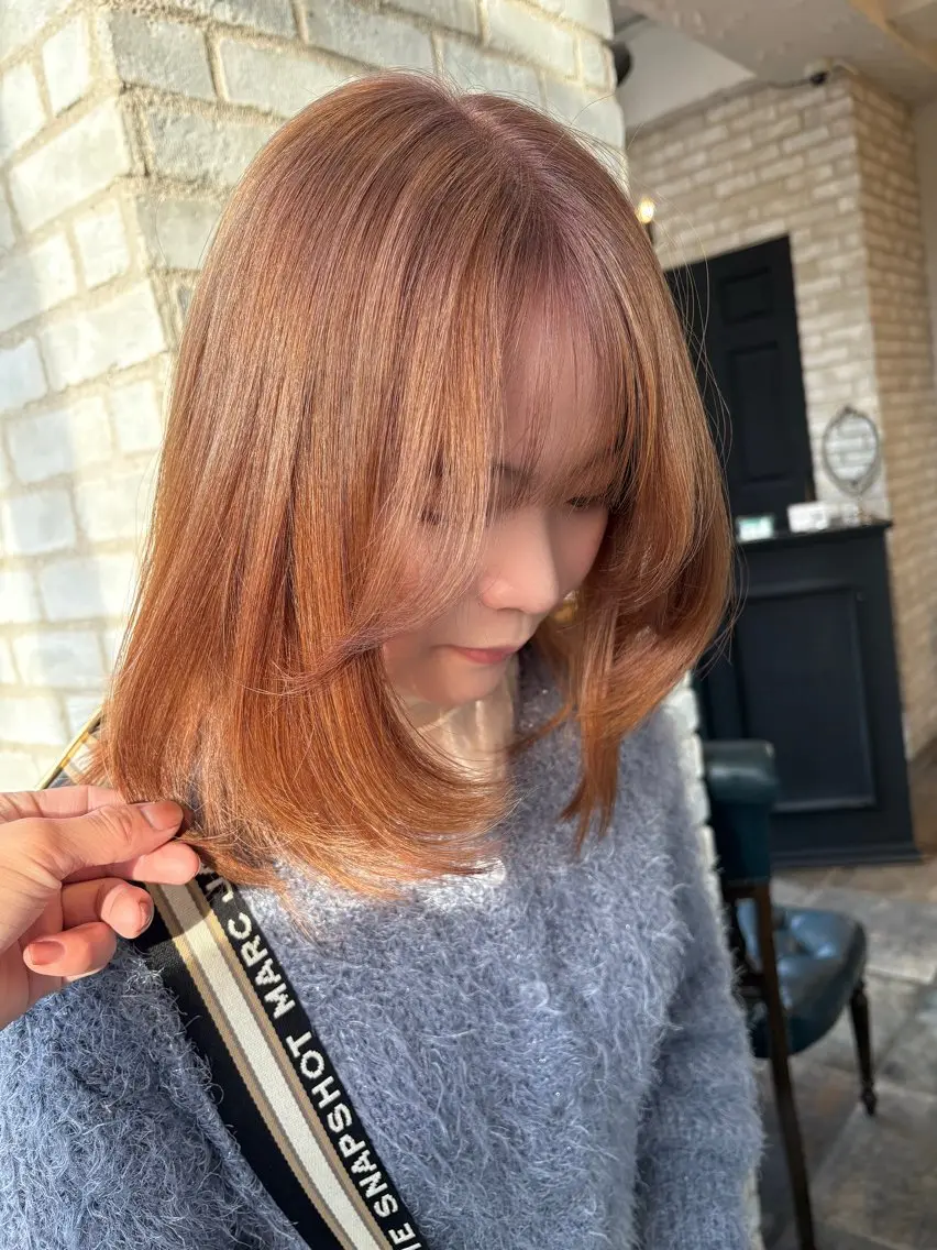 ミディアム 韓国レイヤー⋆౨ৎ゚ 透カラー🩶/ユウキのヘアスタイル