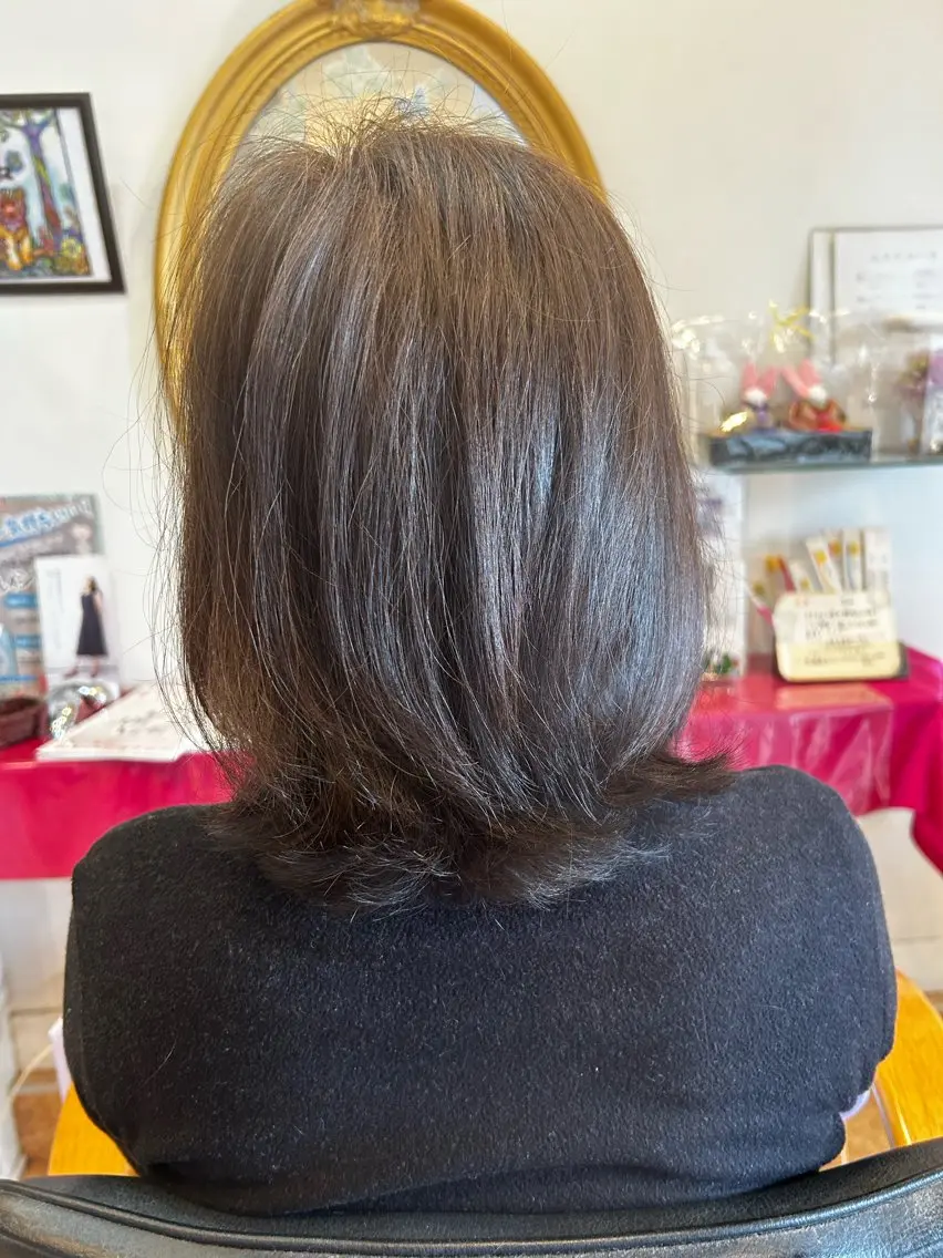 セミロング カラー アッシュ トリートメント 吉村 秀子のヘアスタイル
