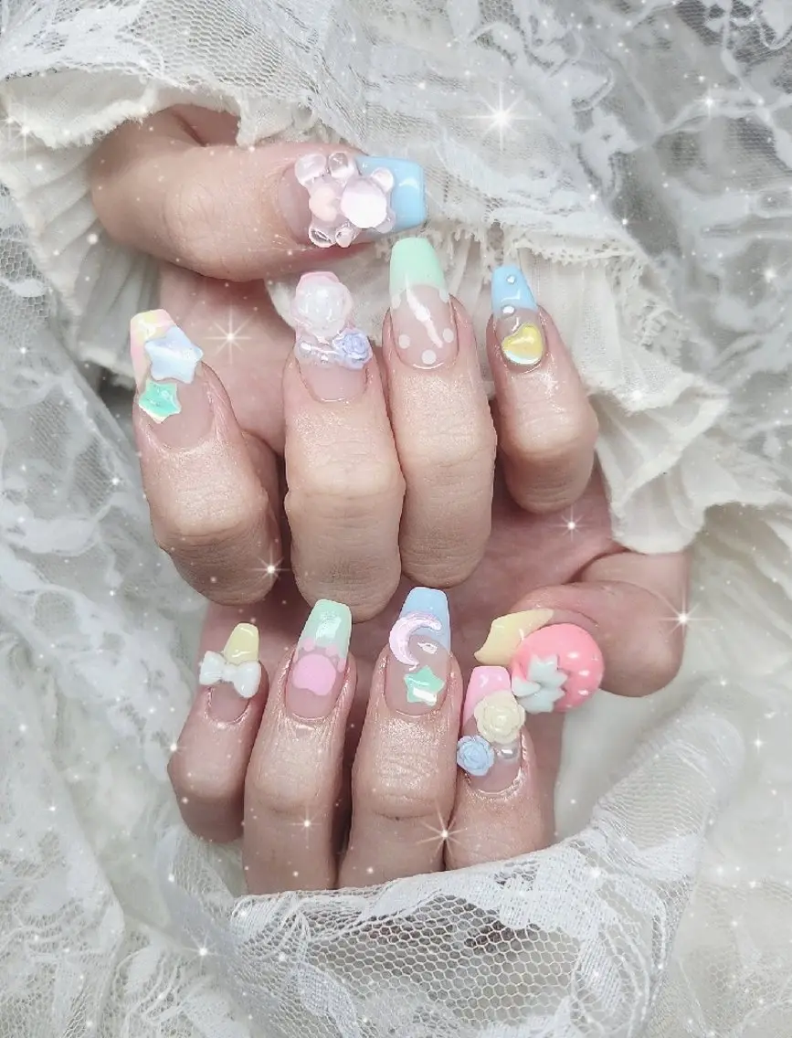 ネイル フレンチネイル ガーリー キラキラネイル 韓国ネイル パステルネイル ハンドネイル sissy hatsuneのネイルデザイン