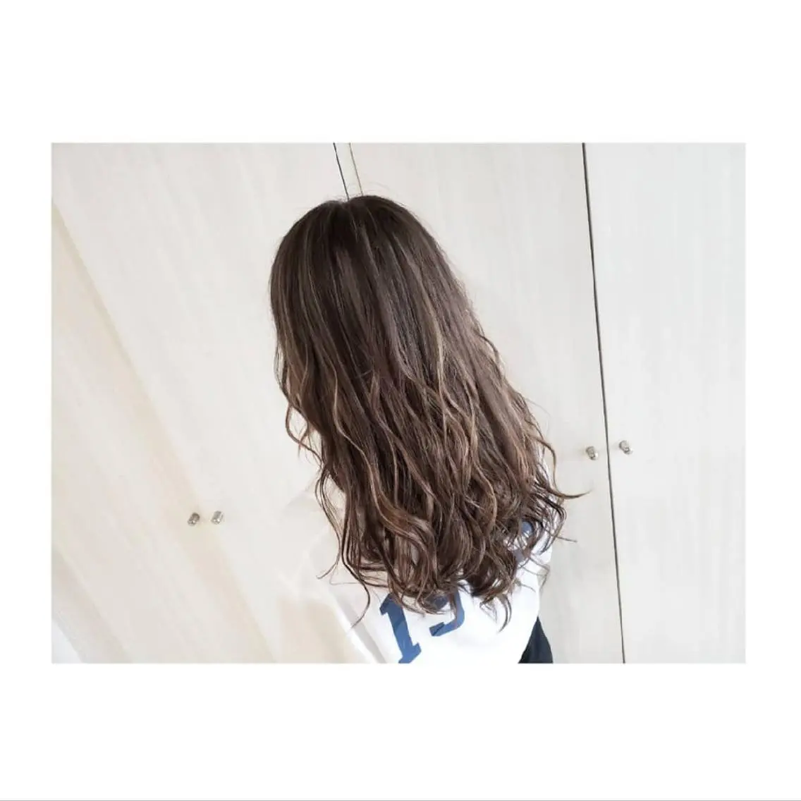 ロング カラー アッシュ ベージュカラー メッシュ Luana 矢場町のヘアスタイル