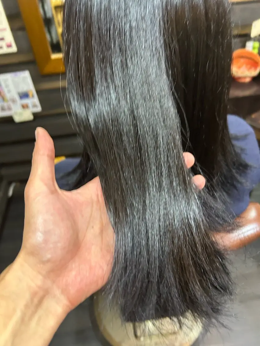 セミロング カラー 黒髪 ブリーチ ブルーカラー ブルーブラック トリートメント 竹内 幸生のヘアスタイル