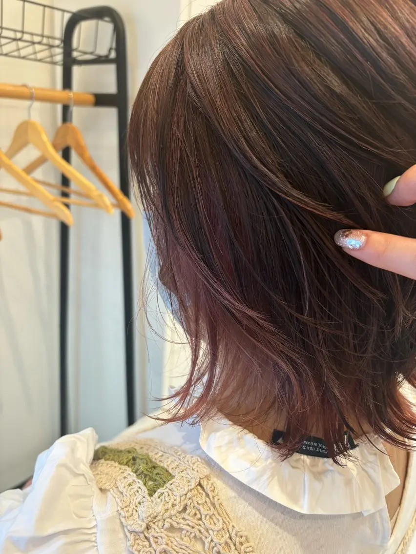 ミディアム カラー インナーカラー ピンクカラー レイヤーカット ヘアカラー 大船/レイヤーカット Kananiのヘアスタイル