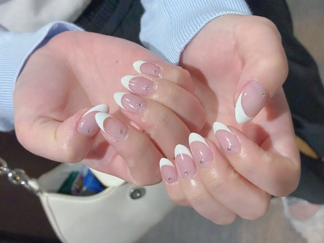 ネイル フレンチネイル kitty池袋店 Jrネイリストなゆのネイルデザイン
