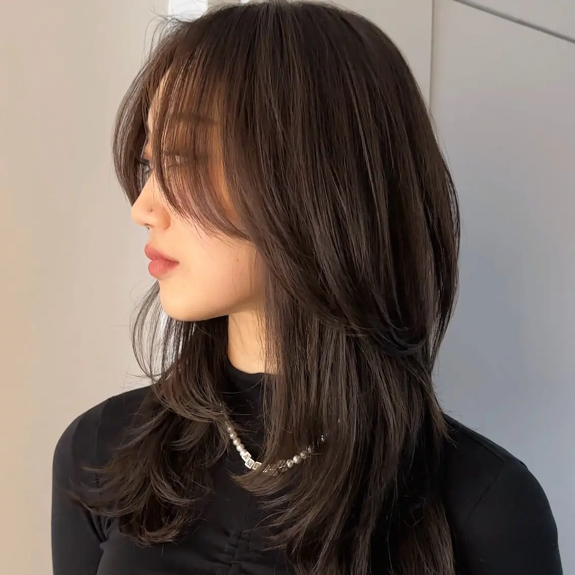 セミロング 岸本 理希のヘアスタイル