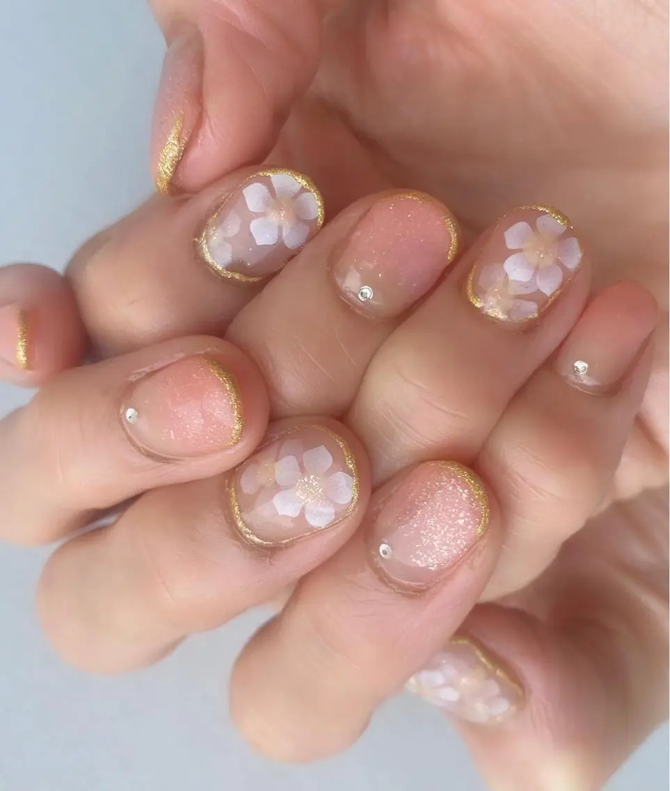 エアジェル使用。アート4本までオフ込み7500円。リピーター様はLINEご予約でお願いしますの写真