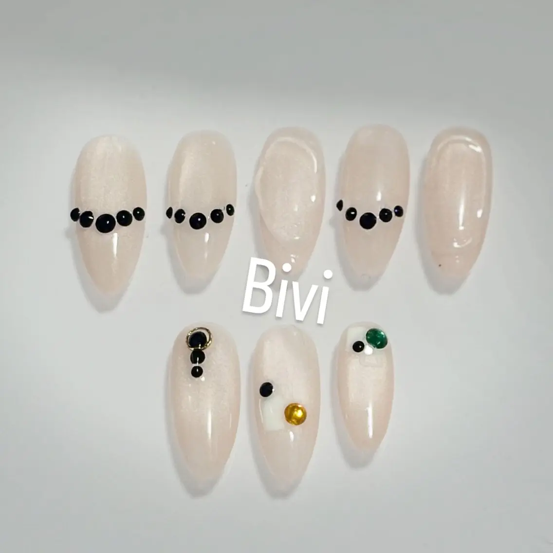 ネイル マットネイル ピンク ストーンネイル ハンドネイル ハンドケア ♡Bivi♡自爪に 優しいネイルサロンのネイルデザイン