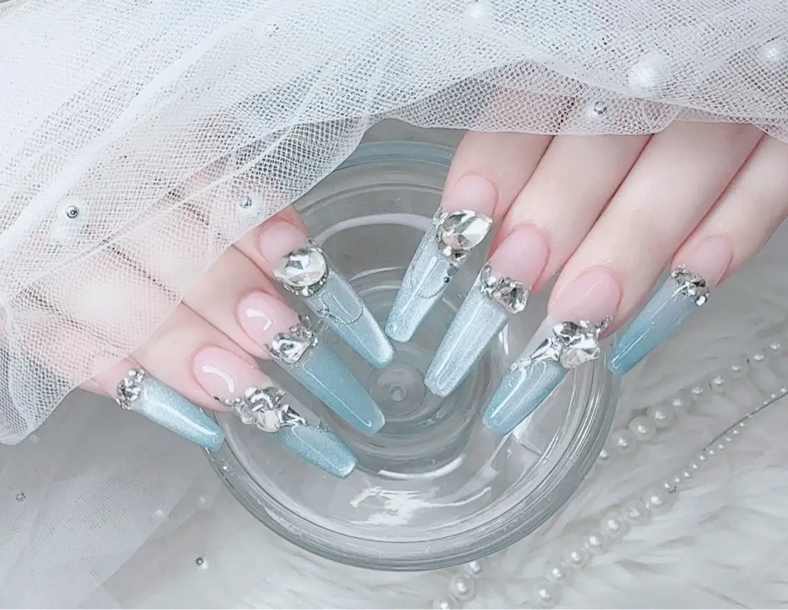 ネイル ハンドネイル フットネイル ハンドケア R salonのネイルデザイン