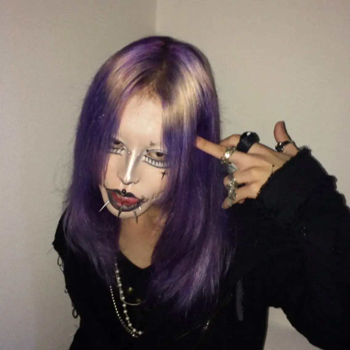 【⚠️迷ったらこのメニュー!⚠️】ブリーチ(リタッチも可)+ケアカラー+艶髪トリートメント♬✨️の写真