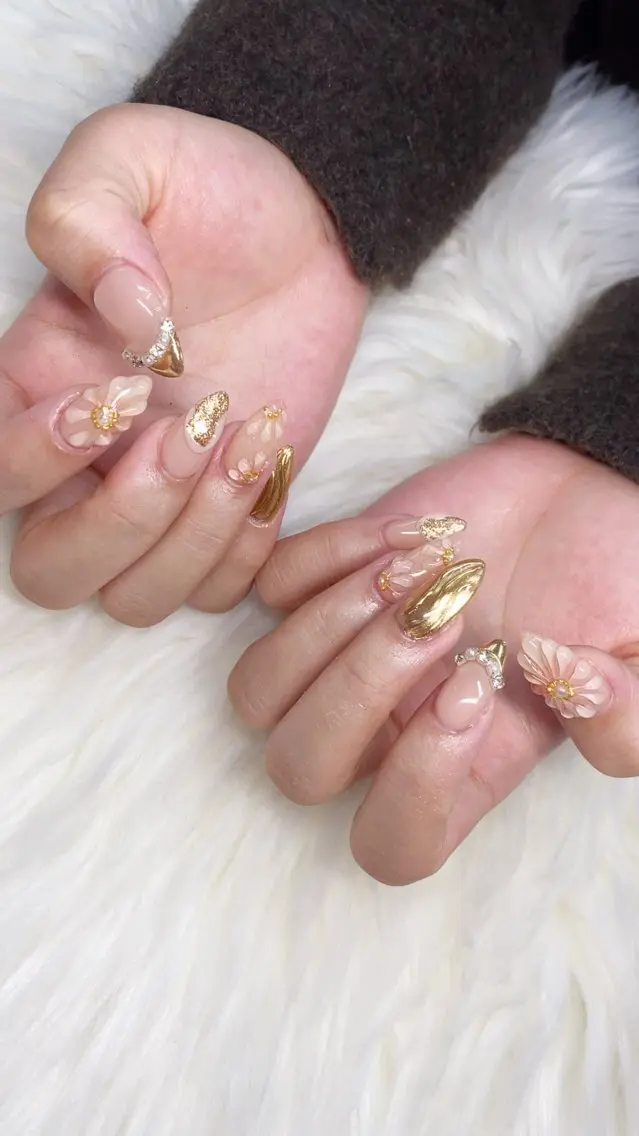 ネイル べっ甲ネイル チークネイル フラッシュネイル フレンチネイル グラデーション ハンドネイル ハンドケア Rena_Rei Nailsのネイルデザイン