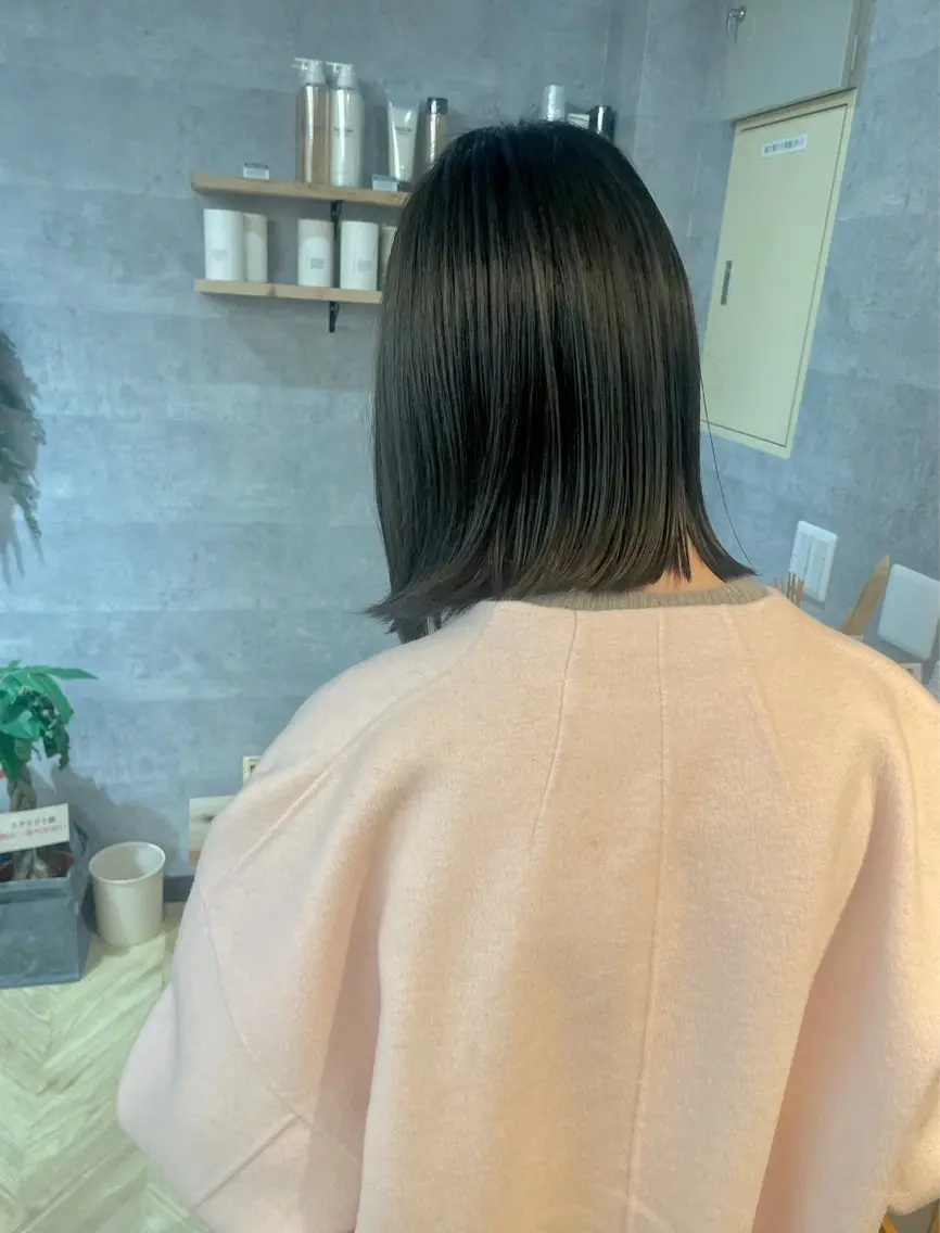 ミディアム アッシュ ボブ カット ヘアカラー トリートメント 艶髪 🌸木下なつみのヘアスタイル