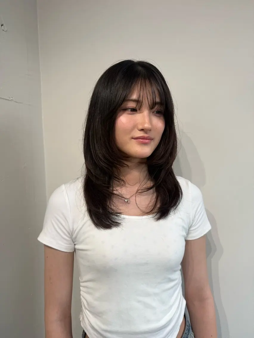 ミディアム ハッシュカット カット ヘアカラー トリートメント 新潟/万代/レイヤー 韓国風/明間未来のヘアスタイル