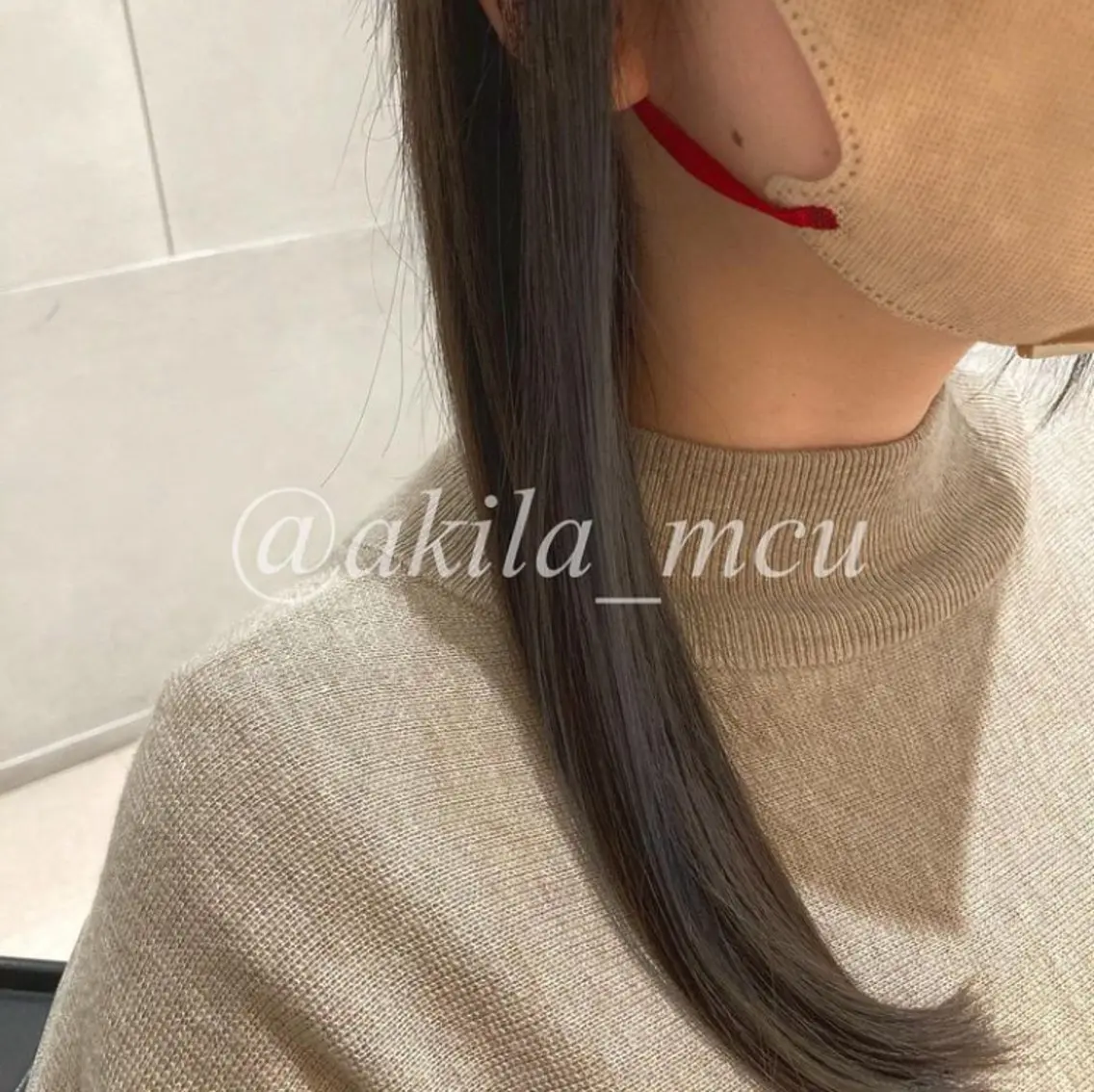 ロング カラー ヘアアレンジ アッシュ アッシュグレー ブリーチ 透明感カラー ダブルカラー エグチ アキラのヘアスタイル