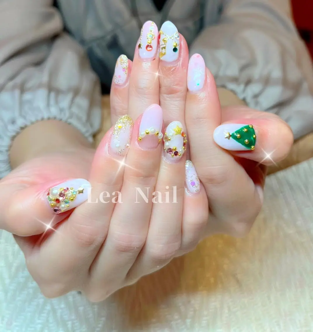 ネイル キラキラネイル 冬ネイル クリスマス Lea Nailのネイルデザイン