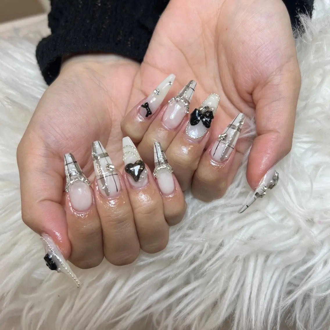 ネイル アートネイル オーロラネイル チークネイル 長さ出し フットネイル Noiranail_ studio川越西口のネイルデザイン