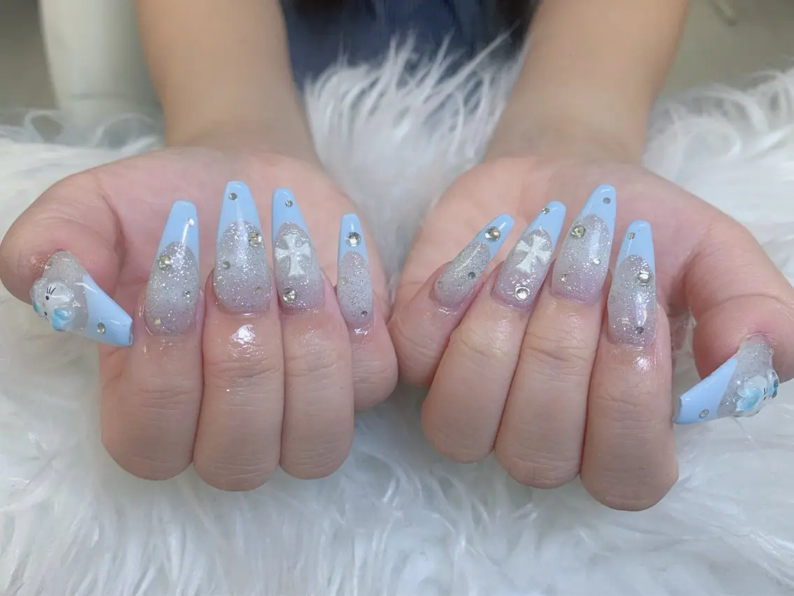 ネイル チークネイル 長さ出し フレンチネイル ジェルネイル ガラスフレンチ ハンドネイル anh nail anne🤍のネイルデザイン