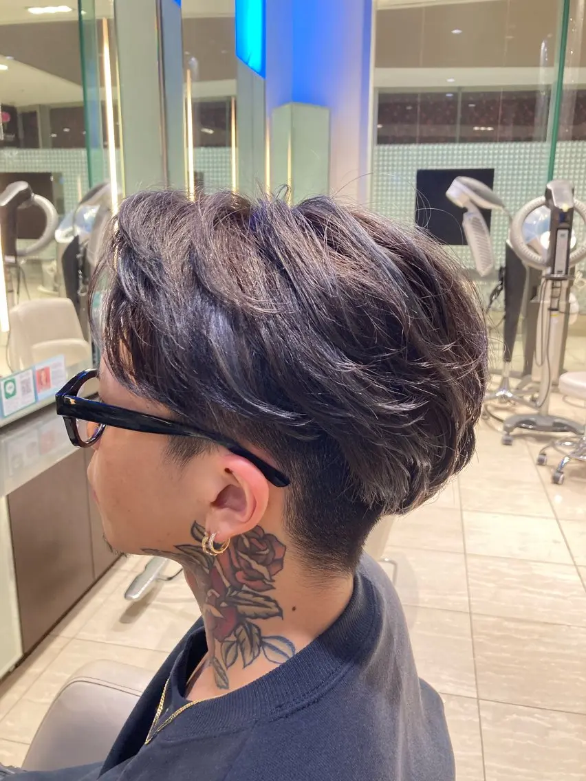 カラー メンズ メンズハイライト ハイライトカラー 井上 実南🌻🌱のヘアスタイル