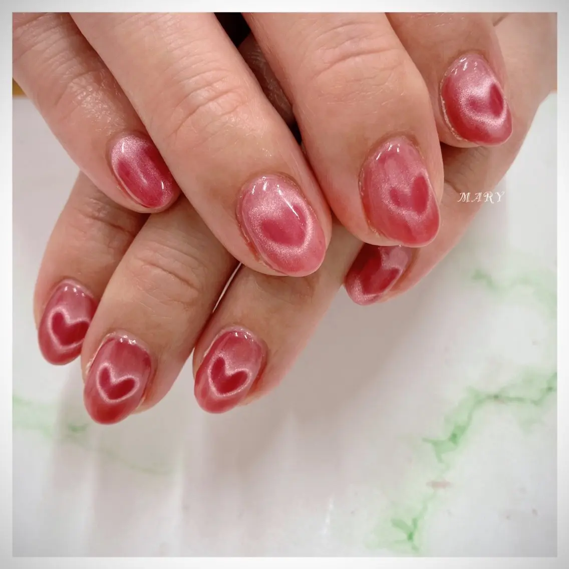 ネイル ハート マグネットネイル ニュアンスネイル ワンカラーネイル 赤色 Mary nail .narumiのネイルデザイン