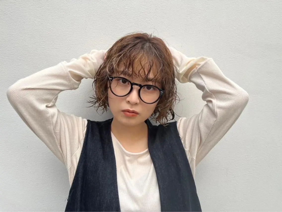 ミディアム 西崎 満里奈のヘアスタイル